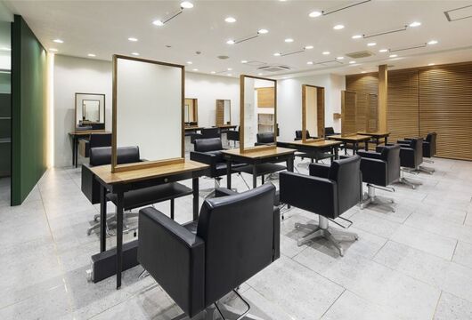 【青葉台】＜完全週休2日制＞＜社会保険完備＞＜入客チャンス◎＞などの抜群の待遇のTAYAグループ☆集客にもかなり力を入れているので月給30万円以上の高収入も可能！プライベートも充実♪TAYA 青葉台店（タヤアオバダイテン）からスタイリスト（美容師）の求人☆★