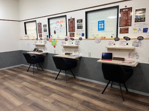 【JR別府駅】≪車通勤OK・社会保険完備・月休8日・有給休暇あり・基本残業無し・パートアルバイトも歓迎≫プライベートも充実させたい方必見！ブランクのある方や働くママさんも大歓迎！予約制の白髪染め専門店 「スマートカラーKirei 別府駅前店（スマートカラーキレイベップエキマエテン）」からカラーリスト（美容師）の求人☆★