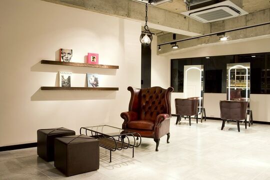 【三ノ宮】≪月給17万円スタート≫≪時短勤務OK≫ママさん美容師も相談可能★しっかりした技術を学べます♪オシャレなサロン“WALTZ.（ワルツ）”からアシスタント・スパニスト（美容師）の求人☆☆