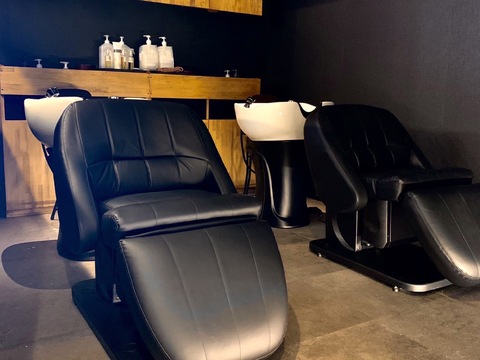 【瀬田】 「目の前のお客さまのニーズに応え、そして提案して満足して頂く」を継続することを大切にしています！集客抜群◆社会保険完備 ◆完全週休2日◆アイラッシュ＆ネイル併設のトータルビューティー◆お客様に愛されるナチュラルテイストサロン！アットホームな雰囲気が素敵な「&More（アンドモア）」からアシスタント（美容師）の求人☆★