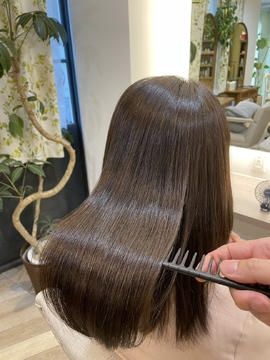 【荻窪】≪社会保険完備≫≪独立支援あり≫≪高単価≫≪20時までに退勤可能≫≪週1の勉強会あり≫最新の設備で自分のスキルを高めながら働ける「amanien 南口店（アマニエンミナミグチテン）」からスタイリスト（美容師）の求人★☆