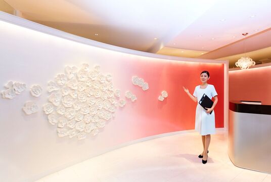 【元町】≪未経験OK!!充実の研修制度!!安定の福利厚生!!≫しっかりとした研修体制で技術だけでなく接客接遇も身につきます!!大手サロンが運営する元町にあるキレイを愛する大人サロン☆☆一生モノ技術です  アイブロウリストの求人☆☆