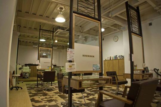 【岸和田】≪未経験・新卒生OK!!≫カフェも併設された複合施設にある雰囲気抜群のオシャレサロン♪「BRAS」からアシスタント（美容師）求人☆★