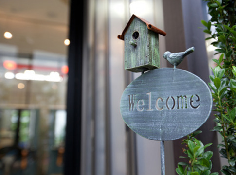 【南摂津】あなたのペースに合わせてレッスンをしてもらえる環境です。地域密着型のお客様と距離の近いサロン「Climb OF HAIR（クライムオブへアー）」からアシスタント（美容師）の求人☆★☆