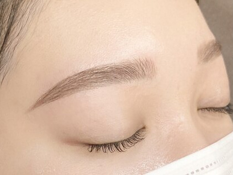 【中野駅】≪有給休暇あり・年2回賞与あり・産休育休実績あり・月8日休み・実働8時間・髪型ネイル自由・社会保険完備≫未経験者の方でもマンツーマンの研修で確かな技術を習得できるサロン「EYE’S lash_brows（アイズラッシュブロウ）」からアイリスト（アイデザイナー・まつげエクステ）の求人☆☆