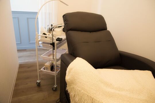 【桂】≪社会保険完備≫≪モデル集めサポートあり≫整った教育体制で個々の成長に合わせてアイリストデビューが目指せます！「Bello eyelash 桂店（ベローアイラッシュカツラテン）」からアイリスト（まつげエクステ・まつげパーマ・アイブロウ）の求人☆☆