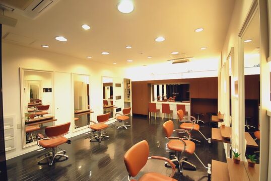 【朝霞駅】≪完全週休2日制≫≪寮・住宅手当あり≫≪営業時間内レッスンOK≫≪奨学金手当あり≫充実した福利厚生面！スタッフさんの仲が良く、レッスンもしっかり見てくれる環境です！「B.C.B.G 朝霞店（ベーセベーゼアサカテン）」からアシスタント（美容師）の求人☆★☆