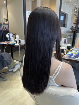 【原】未経験・通信生・新卒生OK！≪社会保険完備・20時までに退勤可能・土日休み相談OK・週3日～、16時までの勤務OK≫一人ひとりのライフスタイルに合わせた働き方ができます！お客様髪質改善とハイライトが人気な地域密着型のサロン「FOUR PLACE（フォープレイス）」からアシスタント（美容師）の求人☆★