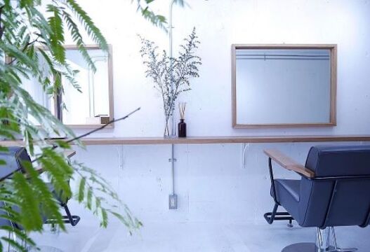 【大名】≪住宅手当あり≫レッスンはオーナーさんがマンツーマンで指導！人気のエリアでオシャレに楽しくお仕事してみませんか！ 小規模×少人数でお客さんとしっかり関わるヘアサロン「HUT hair work（ハットヘアーワーク）」からアシスタント（美容師）の求人★☆★