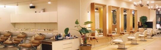 【六甲道】≪社会保険完備≫≪完全週休2日制≫≪平均退社18:30♪≫個人に合わせてレッスンしてもらえるのでプライベートも充実♪パート・アルバイトの方も時間の融通を利かせてもらえるます！神戸で人気なアットホームサロン“an era（アンエラ）”からアシスタントの求人☆★