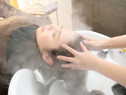 【稲荷口】◆土日どちらか休みOK・社会保険完備・完全週休2日制◆平日の8割は17時で退勤！ママさん美容師も多数活躍しています！女性が無理なく輝ける高単価なサロンです「She 豊川店（シートヨカワテン）」からスタイリスト（美容師）の求人☆☆