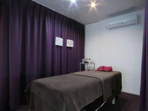 【緑井】整った福利厚生！長く働けるサロンを目標にスタッフさんの働きやすい環境を目指します！アットホームなトータルビューティーサロン！”penelope 緑井店（ペネロープ ミドリイテン）”からアイリスト（アイデザイナー・まつ毛エクステ）の求人