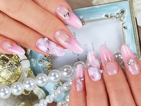 【梅田】社会保険完備・月8日休み・実働8時間！長く働ける高待遇が人気！ネイルが大好き!!もっと技術を向上させたいなど！そんな方にオススメ！”SyiSyu　梅田店（シシュ　ウメダテン）”からネイリスト（ネイル）の求人♪