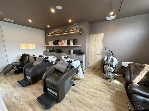 【福崎】まつ毛パーマやアイブロウも扱っているトータルビューティーサロン！≪未経験・通信生・新卒生歓迎≫≪社会保険完備≫≪日曜休みあり≫≪営業内レッスンOK≫≪ママさんの応募歓迎≫コミュニケーションを大事にしているアットホームな環境です！「ao.（アオ）」からアシスタント（美容師）の募集☆★☆