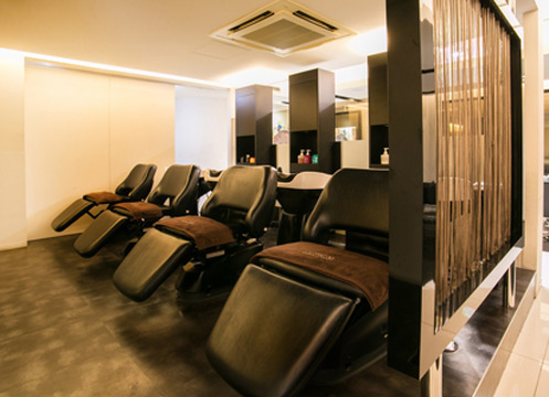 【各線松戸駅】◆完全週休2日制・有給休暇あり・社会保険完備◆入客チャンスが多く、顧客様がいない方でも安心！長く働ける安心の福利厚生面も魅力のサロンです！「CUORE 松戸店（クオーレマツドテン）」からスタイリスト（美容師）の求人★☆