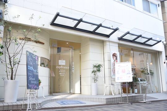 【伊丹駅】≪最短1年半デビュー！≫≪完全週休2日制≫≪社会保険完備≫全体講習会のため第1火曜はサロン定休日！営業中レッスンOKなので、早くデビューしたい方にはオススメのサロンです！「la muse（ラミューゼ）」からアシスタント（美容師）の求人☆★☆