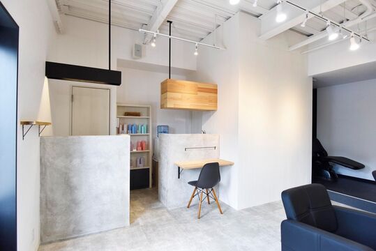 【百舌鳥八幡】地域密着型の小規模なプライベートサロン！美容師の経験を活かして働けるサロンです！≪顧客のいる方向けには面貸しOK≫「HISTORIA（ヒストリア）」からスタイリスト（美容師）の求人★☆