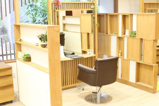 【香里園】≪17時閉店≫≪全席半個室≫≪完全週休2日制と週休3日制の選択制≫≪社会保険完備≫客単価13000円ほどの高単価髪質改善サロン！成人式の着付けやセットに携われる！入客チャンスあり！安心して長く働ける環境で働きませんか 「TOM HAIR DESIGN 香里園店 (トムへアーデザインコウリエンテン)」からスタイリスト（美容師）の求人☆★☆