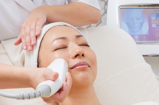 【銀座1丁目】≪1day選考実施中≫≪月10日休み≫≪土日祝休みOK≫≪産休育休取得率100％≫抜群の技術力を誇る大手サロン！充実した研修制度も整えており、美容に携わりながら長く活躍できる環境です！「シーズ・ラボ 銀座店（シーズ・ラボギンザテン）」からエステティシャンの求人☆☆