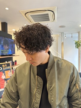 【野田阪神】≪社会保険完備≫≪月給28万円保障≫≪完全週休2日制≫40％の高還元率でがっつり稼げます！地域の方に愛されるメンズサロン。優しいスタッフさんばかりなので働きやすさ抜群のサロン「HOMME GRAND（オムグランド）」からスタイリスト（美容師・理容師）の求人★☆