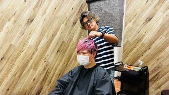 【松井山手】≪某集客媒体にてSILVER Prize受賞≫≪完全週休2日制≫≪最短1年でデビュー可能≫≪土日祝の休み可能≫≪社会保険完備≫≪カラーリストとしての勤務も可能≫営業時間内レッスンOK！入社半年後昇給あり！予約次第で20時迄に退店可能！レッスンはあなたのペースで無理なく進められる！「Vintage 松井山手店（ヴィンテージマツイヤマテテン）」からアシスタント（美容師）の求人☆★