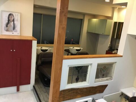 【武庫之荘】≪デビューまで最短1年!!≫≪平均退社19時半!!≫地域のお客様とかかわりながらしっかりとスタイトを目指していける環境です！遅くまで残る事がないので自分の時間もしっかりと持つことが出来ますよ！地域密着型サロン「Pj2（ピージェイトゥー）」からアシスタント（美容師）の求人★☆