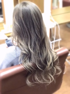 【三ノ宮】入客チャンスあり◎指名0でも固定給で安心！正社員、パート、業務委託も選択可能！チームワークを大切に、明るく前向きな対応ができる方を歓迎します！「HAIR BRAND Link トアロード店（ヘアブランドリンクトアロードテン）」からスタイリスト（美容師）の求人☆★