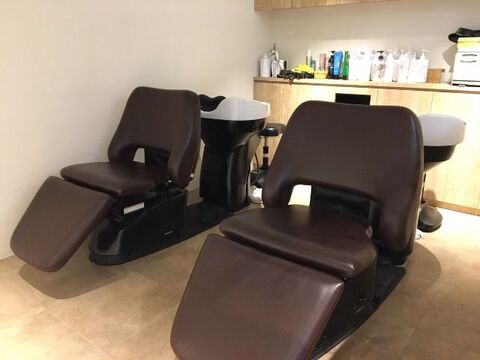 【登戸】≪社会保険完備≫≪月給18万円スタート◎≫一人一人のペースに合わせてレッスン可能★しっかり技術を教えてもらえますよ♪地域密着型のアットホームサロン“808 air（ハチマルハチエアー）”からアシスタント（美容師）の求人☆★