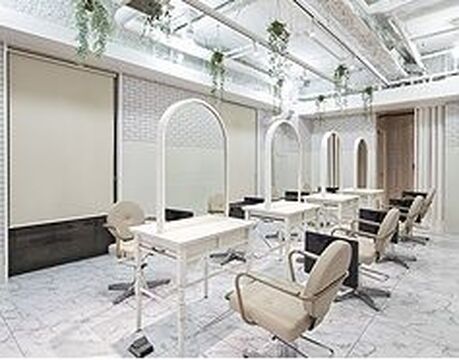 【西船橋】◇◆日曜休みあり・月8日休み・産休育休制度あり・社会保険完備◆◇月給25.5万円スタートと好待遇！！サロンワーク以外の活動も多いので、美容師としての職業を思いっきり楽しめます♪“BEAUTY LAND 西船橋店（ビューティーランドニシフナバシテン）からスタイリスト（美容師）の求人★☆