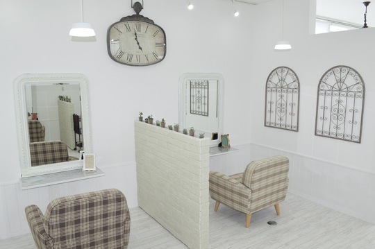 【JR長浜駅】≪完全週休2日制≫≪社会保険完備≫≪オシャレな内装≫「スタッフのことを考えるからこそお客様の満足につながる」をコンセプトにしている「Hair Collection Clip（ヘアーコレクションクリップ）」からアシスタント（美容師）の求人☆★☆