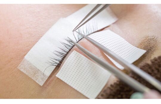 【藤井寺駅前】≪18時退勤≫≪実働8時間／休憩1時間あり≫≪月8日／第3日曜日休み≫店長は現役講師なので技術向上が出来る環境です！地域密着のアットホームなアイラッシュサロン！！「shuo（シュオ）」からアイリスト（まつげエクステ・まつげパーマ）の求人☆☆