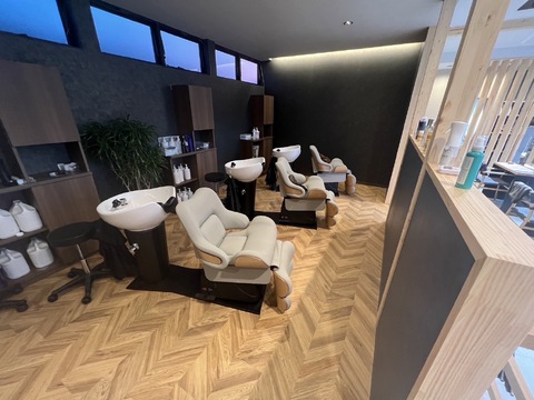 【海南駅】≪社会保険完備≫≪月8日休み≫≪20時までに退勤可能≫≪土日休み月1回までOK≫≪ママさんの応募歓迎≫生涯付き合えるサロンを目指し、地域のお客様に向き合い続けるサロン！「AGAVe Hair Concierge（アガヴェヘアーコンシェルジュ）」からスタイリスト（美容師）の求人☆★