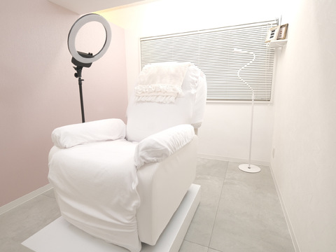 【谷町9丁目】≪最低保証あり！≫≪土日休みの取得可能≫≪完全個室≫最大60％の高還元サロン！働き方は正社員・業務委託からの選択制なので、自身のライフスタイルに合わせて勤務OK！「Arva（アルバ）」からアイリスト（まつげエクステ・まつげパーマ・アイブロウ）の求人☆★