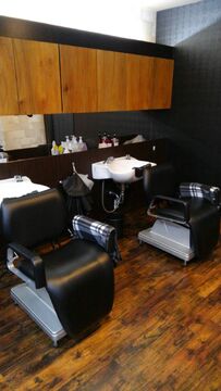 【武庫之荘】≪パート、アルバイトも大歓迎≫お客様と密に関われるアットホームな雰囲気が人気 実践で学んでいけるので確実なレベルアップが可能！自由な社風の地域密着型サロン“Hair create Shuu（ヘアークリエイトシュウ）”からアシスタント（美容師）の求人☆★