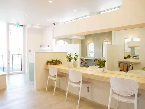 【若葉】≪新卒・通信生OK≫≪休日取得の選択制≫≪家賃手当あり≫希望の働き方選択できます！安定したお給料でプライベートも充実！「geen 鶴ヶ島店（ジーンツルガシマテン）」からアシスタント（美容師）の求人☆★