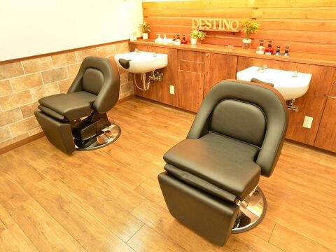 【イオンタウン東大阪】≪月給30万円≫≪休みの数が選べる≫≪有給休暇あり≫≪平均退社時間20時台≫正社員、パート・アルバイト、業務委託から働き方を選択可能！スタッフに寄り添った幅広い働き方が出来ます！！ダメージレスに特化した充実の薬剤も魅力！アットホームで親しみやすい「hair DESTINO（ヘアーデスティーノ）」からスタイリスト（美容師）の求人★☆