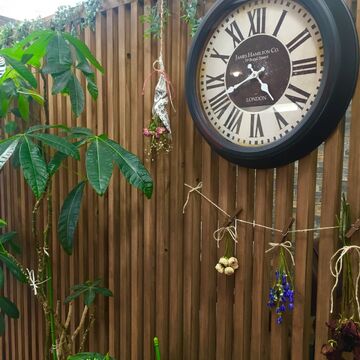 【博多南駅】★車通勤OK・早上がり制度あり・日曜日お休みアリ・社会保険完備・平均退勤時間19～20時・サロンワーク中心・ママさん歓迎！！お子様の急なお迎えなどもスタッフ全員でサポートします！お客様との距離が近いのでしっかり関わる事が出来ますよ、レッスンは営業中に行う地域密着型×少人数制サロン「maaju（マアジュ）」からアシスタント（美容師）の求人★☆★