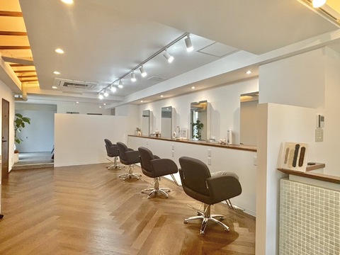 【板宿】≪完全週休2日制≫≪毎週日曜定休≫≪実働8時間≫≪時短社員制度あり≫待遇面が充実した環境で長く働きませんか？ママさん美容師大歓迎！「hair salon enn...（ヘアーサロンエン）」からスタイリスト（美容師）の求人☆★☆