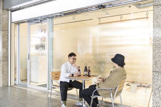 【西梅田】≪月給23万円〜≫≪完全週休2日≫≪社会保険完備≫ツイスパやフェードなど、トレンドに敏感なお客様担当したい方におすすめ！メンズ専門サロン！入客チャンスあり！「BARBER SHOP Cloud9（バーバーショップクラウドナイン）」からスタイリスト（美容師・理容師）の求人☆★☆