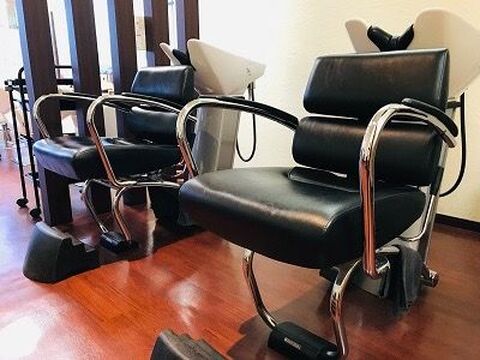 【西京極】≪完全週休2日制≫≪公休を土日祝に取得OK≫≪平均退社時間18時30分≫≪家庭と仕事を両立相談可能≫≪実働8時間の1時間休憩あり≫産休・育休実績あり！女性が長く働けるサロン！充実したプライベートを送りたい方にオススメ！地域密着型のアットホームサロン◎「endive（アンディーヴ）」からスタイリスト（美容師）の求人☆★