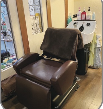 【久宝寺口】≪完全営業時間内レッスン≫≪マンツーマンレッスン≫≪18時台に退勤可能≫どんな働き方の希望でも相談OK！ママさん美容師の方も大歓迎です！地域密着型のアットホームサロン「BonFin（ボンフィン）」からアシスタント（美容師）の求人☆★