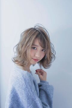 【播磨高岡】≪完全週休2日≫≪土日休みOK！≫≪夏季・年末年始休暇あり！（5,6連休OK）≫≪1か月に5体までウィッグ支給！≫≪駐車場代はサロン負担！≫≪営業中レッスンOK≫≪2年以内でデビュー可能！≫スタッフが働きやすい環境が整っており、楽しくお仕事ができる！「hair salon HEARTS（ヘアサロンハーツ）」からアシスタント（美容師）の求人☆★☆