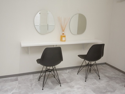 【岐阜駅】◆選べる雇用形態で自由出勤OK・完全自由シフト制・髪色＆ネイル自由◆未経験OK！柔軟に自分に合った働き方が出来ます！プライベートを大切に自分らしく働ける「iBROW.岐阜店（アイブロウドットギフテン）」からアイリスト（まつげパーマ・アイブロウ）の求人☆☆