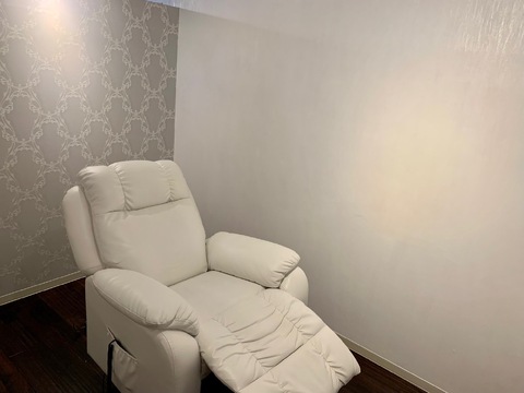 【西鉄久留米駅】≪研修期間中お給与あり・社会保険完備・ほぼ残業なし≫ライフスタイルに合わせた働き方でOK！スタッフ同士の仲の良さと整った福利厚生で長くお仕事をすることが可能なトータルビューティーサロン「BODY BRAND Vi+（ボディブランドビープラス）」からネイリスト（ネイル）の求人☆☆