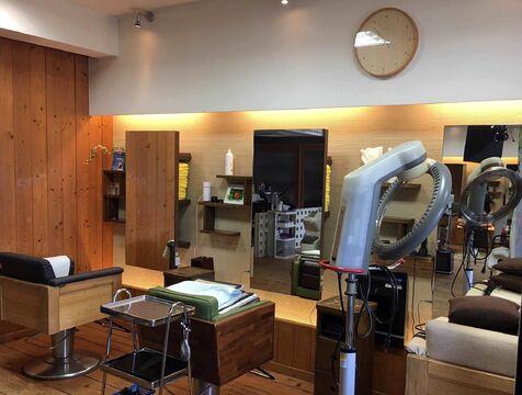 【北大路】≪社会保険完備≫≪月7,8日休み≫≪営業中レッスンOK≫プライベートを充実させられる好条件多数！地域密着型のアットホームサロン「ヘア ステージO2（ヘアステージオーツー）」からアシスタント（美容師）の求人★☆