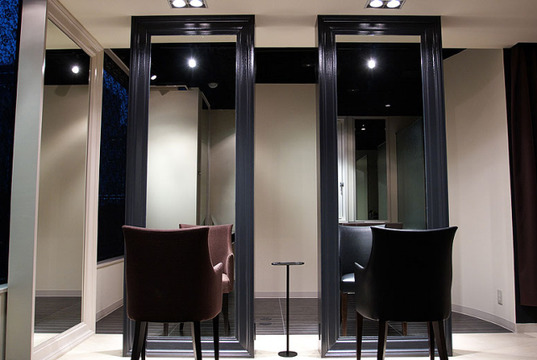 【北堀江】≪完全週休2日制≫≪社会保険完備≫入客チャンスアリ！しっかりお客様と関わることが出来るので、更に技術を高めていける！丁寧な接客と確かな技術で多くのお客様から支持されているサロン「nine（ナイン）」からスタイリスト（美容師）の求人☆★