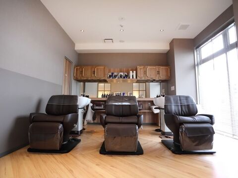 【柏たなか】≪産休育休実績あり≫≪社会保険完備≫≪完全週休2日制≫働きやすさ重視！プライベートと両立しながら働ける環境！「 Ray 柏たなか店（レイカシワタナカテン）」からスタイリスト（美容師）の求人★☆