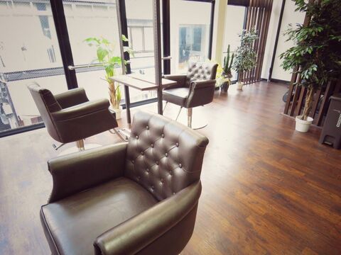 【通町筋】≪最短1年でスタイリストデビュー≫≪営業中レッスンOK≫あなたのペースに合わせて無理なくレッスンを進めていきましょう！オーナーさんから直接技術を学べるヘアサロン「Rook HAIR AND BEAUTY SALON（ルークヘアーアンドビューティーサロン）」からアシスタント（美容師）の求人★☆