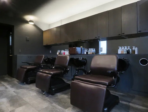 【草津南駅】≪完全週休2日制・18:00完全退社・社会保険完備≫長く美容師を続けていきたい方にオススメの環境！高収入も狙えちゃいます！こだわりの技術でお客様の髪質改善を目指すヘアサロン「AMI a BELLE Eclat（アミーベルエクラ）」からスタイリスト（美容師）の求人☆★