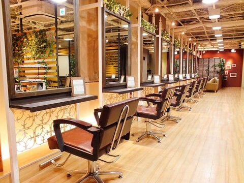 【堺東】≪社会保険あり≫≪レッスンなしなら19時半退勤≫助け合い、チームワーク重視！プライベートも大切にできる働きやすいサロン、「FLEAR hair salon（フレアヘアサロン）」からアシスタント（美容師）の求人☆★